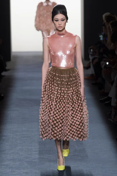 Look 15